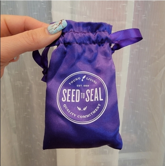 Young Living Loyalty Essential Oil Blend  Brand New - Picture 4 of 5